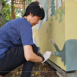 藝術(shù)家使用純天然的礦物水性塗料點(diǎn)染每個(gè)角落，貨櫃屋歷經(jīng)改造後，展現(xiàn)全新的風(fēng)貌。