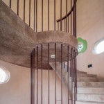 碉堡內(nèi)部，讓人忍不住一探究竟，就像小孩子總是設(shè)法往高處爬，踮起腳尖也要看到最遠(yuǎn)的地方。一層層階梯，代表著孩子們對(duì)前方未知景色的迫不及待。