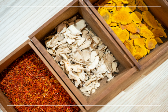 端午節(jié)前夕，與竹北家族好友們相約在T2 Cafe，開(kāi)啟五感，來(lái)場(chǎng)藥草尋味旅程，私藏草本時(shí)蘊(yùn)。