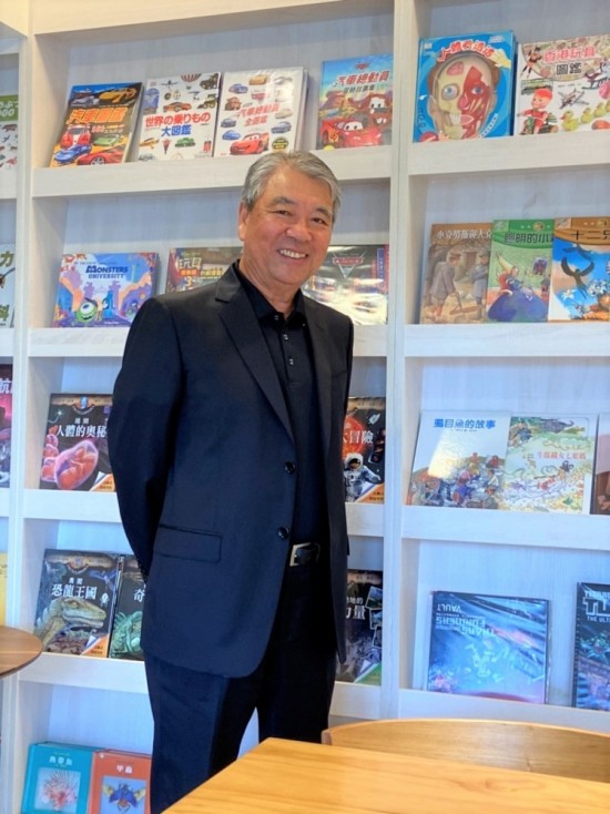 新業(yè)大家長穆椿松名譽董事長，於益品書屋分享：「由旅遊者角度－穿越日本史」講座。