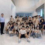 在「2020東海建築營」，帶領(lǐng)建築學(xué)子們看見「新業(yè)觀峰」的美學(xué)底蘊(yùn)，跳脫出建築模型與設(shè)計(jì)圖，親自走訪建築、自然、生活的微妙關(guān)係。