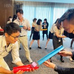 這是一個(gè)追求高效率的團(tuán)隊(duì)競(jìng)賽遊戲，更需要留意過(guò)程中的傳接品質(zhì)，有趣又充滿緊張感的分組活動(dòng)。