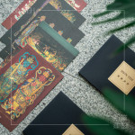 致贈(zèng)精選修復(fù)作品紀(jì)念卡作為伴手禮，讓歷經(jīng)時(shí)光淬鍊的藝術(shù)延續(xù)於日常，使來(lái)賓在收藏中感受匠心與文化的溫度。