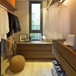 對(duì)生活喜歡井然有序的人來(lái)說(shuō)，更衣室就像管家一樣，上衣下著整齊排列在前，出門「欽點(diǎn)」時(shí)更加優(yōu)雅從容。