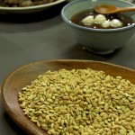 尚未脫穀完成的稻米，保留了天地間賦予的質(zhì)樸與原始香氣。