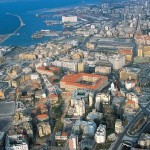 一場大爆炸摧毀原本美麗的海港城， 5個月過去了，當(dāng)?shù)鼐用裉幘橙允制D難，需要你我的祈禱與援助。（圖片擷取自維基百科，如有侵權(quán)請告知刪除，謝謝！）