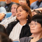 製作人以溫柔又閒適的語調(diào)分享故事，恣意地聆聽著這段奧妙旅程，儘管戶外下著大雨，演奏廳內(nèi)卻是滿滿的感動與溫暖。