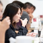 觀其色、聞其香、品其味，感受茶香帶來的溫暖，土地孕育的風(fēng)味，以茶湯滋潤(rùn)心脾、心緒，在喘息間緩緩收整，為忙碌的生活安排一縷閒適。