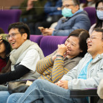 講師以生動逗趣的方式，分享生活趣事，妙語如珠，讓家族好友們笑聲不斷、樂在其中，現(xiàn)場洋溢著歡樂的氛圍。