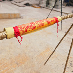 「金色鋼筋」除了視覺上的象徵性，也包含文化與信仰層面的寓意，希望這座建築能夠堅固耐久，帶來好運、財富與平安。