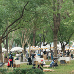 相約新業(yè)家人好友們，漫步在都會中的森林市集，悠悠地吃著小食、靜靜地聽著樂曲、慢慢地分享日常美好。