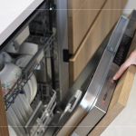 告別飯後清洗碗盤的苦差事，嵌入式洗碗機完美融入，並因應空間條件隨心配置。