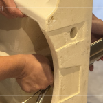 著手就地組裝樣品，能確保每項衛(wèi)浴選品的最終樣貌，帶給住戶百分百的職人眼光。