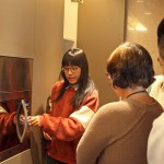 「嵌入式烤箱」正是我們烹調(diào)時(shí)的得力助手，時(shí)間及溫度的掌控，透過(guò)智慧化及自動(dòng)化，不必在廚房忙得團(tuán)團(tuán)轉(zhuǎn)!