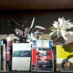 邀請您搭上文學(xué)列車，透過一字一句不僅讓臺灣從戰(zhàn)後迄今的鐵道風(fēng)貌更活躍，也使過往搭乘鐵道的記憶更鮮明。