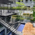 利用直線式坡道結合下沉式庭園廣場，為的是讓住戶洗去塵囂的感受，以空間轉換做到心情上的轉變。