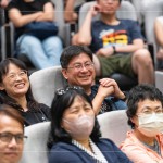 明華園巡演23個(gè)國(guó)家、65座國(guó)際城市，並深入非洲育幼院，與孩童交流互動(dòng)，為戲曲注入新生命，無(wú)論是孩童還是長(zhǎng)者都充滿好奇與讚歎，對(duì)臺(tái)灣的傳統(tǒng)文化深感敬佩。