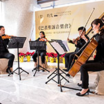 音符的抑揚頓挫，溫柔的感染力，深深療癒著現(xiàn)場聽眾。