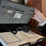 地磚、牆面及檯面的材質(zhì)藏著許多學問在其中，職人團隊需對每個材料的特性瞭若指掌，才能選出最適合的材質(zhì)、打造出最舒適的居家空間。