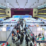 國內(nèi)首場校園企業(yè)徵才活動「2025年校園企業(yè)徵才媒合會」，於逢甲大學育樂館禮堂盛大舉行，為在校生、校友及中部求職者提供豐富，且具競爭力的就業(yè)機會。