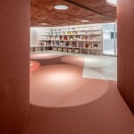 讓孩子迫不及待追、跑、跳的多元化空間，添了幾許來(lái)自童話書(shū)的書(shū)香氣息。