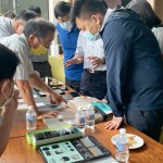 新業(yè)職人相信，廚具板材的細節(jié)也是決定最佳體驗的條件。在專業(yè)眼光的審視下，除了材質(zhì)優(yōu)劣判斷，更需要統(tǒng)整美感趨勢，平衡美觀與實用性。