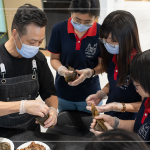 邀請(qǐng)廚藝職人 ＃吳志杰 ，以自身30年以上的廚藝經(jīng)驗(yàn)，帶領(lǐng)同仁們，循序漸進(jìn)地完成。