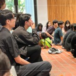 對(duì)建築的熱忱，化作連結(jié)將我們?nèi)ζ?，仔?xì)地聆聽(tīng)著蕭建築師的解說(shuō)，盼對(duì)未來(lái)的領(lǐng)域有一份助力。