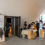 開場前，絡(luò)繹不絕的人潮漫漫湧入，一場臺南在地的奇妙旅程即將展開。