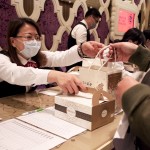 守護(hù)未來家園的堡壘－物管團(tuán)隊(duì)，協(xié)助住戶共同完成報(bào)到手續(xù)，感受這份成家入厝的幸福喜悅。