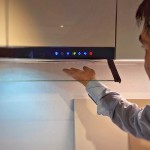 有時候，直接使用手心手背感受風的流動、用指尖撫摸材質(zhì)的觸感，心裡將會更清楚餐廚器具是否合乎職人的標準。