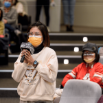 家族、粉絲的踴躍提問(wèn)，子育的暖心回應(yīng)，溫暖真摯令人動(dòng)容。