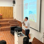 分享建築在立面設(shè)計(jì)與住宅空間平面的配置，透過(guò)實(shí)際、實(shí)務(wù)經(jīng)驗(yàn)，希望讓學(xué)子們更加了解建築的領(lǐng)域。