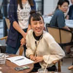 周末優(yōu)閒午後，與新業(yè)家族住戶共同學習，跟著講師的故事線穿梭，彷彿閱讀一本充滿驚喜的尋油記。