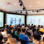 由『東華皮影劇團(tuán)』營運總監(jiān)分享各國影偶的特色，不論是製作設(shè)計、雕刻技巧，或是操桿數(shù)量都大有不同，道出師傅們的匠心獨具。