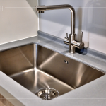 完美的廚房夥伴-流理臺、水槽區(qū)域，可根據(jù)需求和偏好挑選，易清潔、不卡垢的檯面材質，不論在視覺上或實用性都擁有舒適地生活享受。