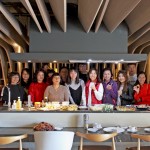 社區(qū)廚具教學(xué)活動(dòng)，用心款待家人的胃，年末將近，觀峰也為您帶來(lái)順心、平安美好的祝福。