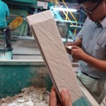 磁磚經(jīng)過窯爐燒製，可看出試煉前後差異。前一片是經(jīng)過燒窯的磁磚，與後方未經(jīng)窯爐燒製的磁磚相比，明顯變得精實(shí)，表面色澤紋路更清晰，最重要的，是其堅(jiān)韌度變得更高，作為建材使用更安心。