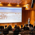 飛躍非洲草原，廣闊無垠的大地，孕育著無數(shù)生命的躍動，擁抱古老厚實的文化，感受與土地的脈動。