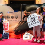 進(jìn)場前，和家人一同留下美好畫面，雀躍心情溢於言表。