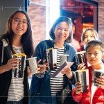 分級(jí)為普遍級(jí)的功夫熊貓4，迎來了一家大小的好夥伴們，大手?jǐn)y小手一同進(jìn)戲院觀賞這部歡樂滿滿的作品。