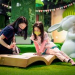 新業(yè)的同仁也參與其中，化身場邊的守護者，與孩子們一同分享故事，自由自在的在書海中遨遊。