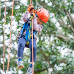 上攀到制高點(diǎn)後的降落，更需要有勇氣與膽識，小小的成就感就此萌芽而生。