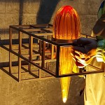 琥珀色的琉璃配上溫暖的黃光，彷彿歸家時(shí)心裡熱切的溫度，及充滿(mǎn)溫情的居家氛圍。