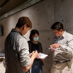 琉璃、金屬、燈光、高度…等，每一個(gè)選擇與決定背後，都需經(jīng)跨部門(mén)團(tuán)隊(duì)的專(zhuān)業(yè)評(píng)估。