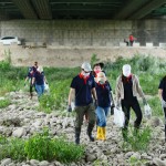 全長21.25公里的筏子溪，光是其中一小段河域，新業(yè)夥伴們就撿拾了四百多件垃圾，不禁令人感嘆「丟垃圾之舉動容易，撿垃圾之行卻花費更多心力」。