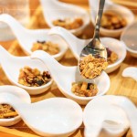 烤燕麥脆片搭配堅果與果乾，經(jīng)過長時間溫火烘烤，入口咀嚼保有豐富的香氣及香脆的口感。