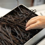 香草莢用途廣泛，能為各種食材增添豐富的風(fēng)味和香氣，如香草鹽、香草糖、天然香草精、冰淇淋、手工布丁…等。