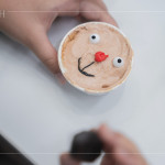 透過簡單的配件與顏色，跟著Connie老師的步驟，組裝出充滿童趣的杯子蛋糕，猜猜看最後成品是什麼呢?