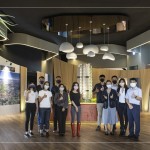 來自開發(fā)、設(shè)計(jì)、施工、活動(dòng)的各部門生力軍加入，合影留念這一刻，我們相信未來會(huì)更璀璨美好。